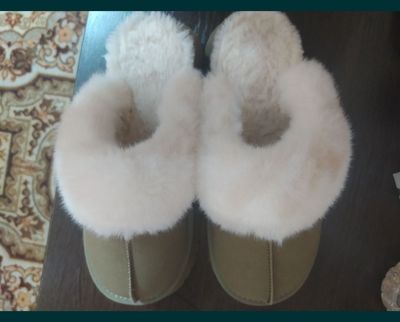 Женские тапочки .