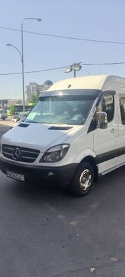 Mercedes sprinter sotiladi