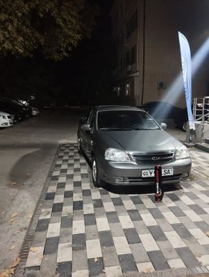 Lasetti 1.6 sotiladi avtomat