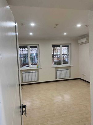 Срочно Квартира 4/1/9, 135 м², ул. Мустакиллик, Дархан, ор-р INKONEL