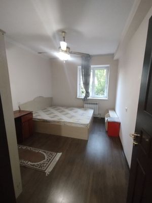 Sergili 3metroga 6-8minutlik yol sergili 3 a 1ta student bola kerak