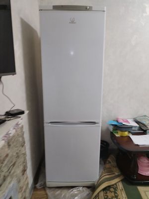 Продам холодильник в хорошем состоянии за 2 миллион (договорная)