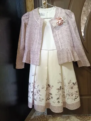 Продаётся платье с пиджаком.