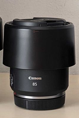 Объектив Canon RF 85mm f/2 Macro IS STM