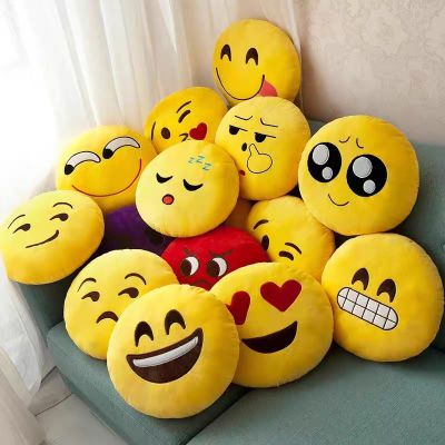 stickerli yostiqlar