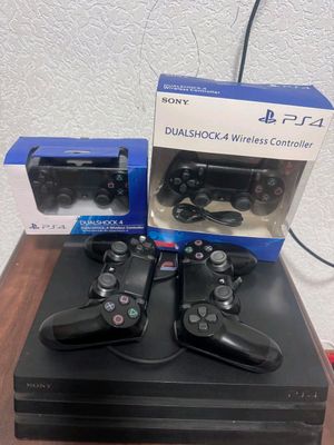 Play Station 4 pro 1GB