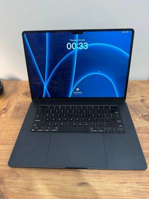 MacBook Air M2 sotiladi