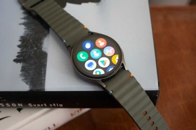 Умные часы Galaxy Watch 7 44мм (хаки)