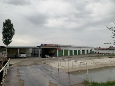 Yolni boyida tex sotiladi