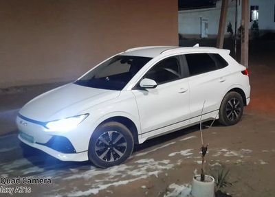 Навоий шахри BYD E2 срочно сотилади