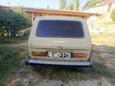 Niva 4x4 sotiladi