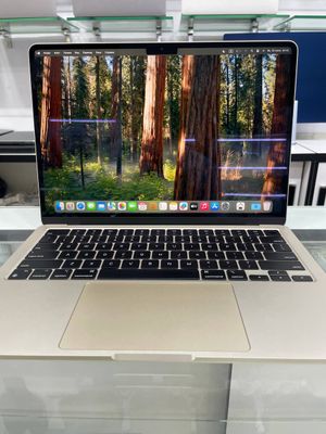 MacBook Air 13.6' 2024 starlight