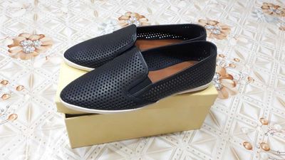 СРОЧНО ПРОДАЮ кожаные женские мокасины фирмы Tory Burch