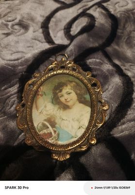 Девочка с вишней картинка ссср шелкография