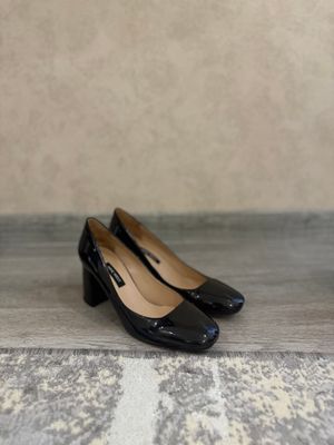 Изящные классические туфли