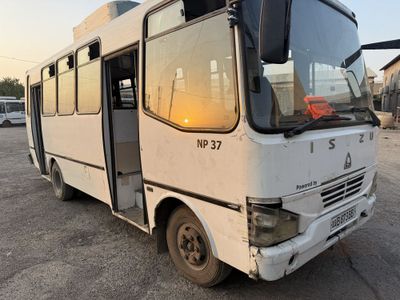 Isuzu Avtobus sotiladi