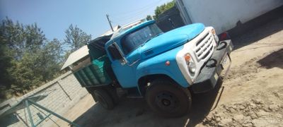 Zil Holati yaxshi yurib turgan mashina har kuni zakazga chiqadii