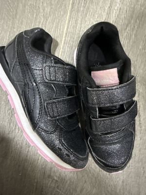 Кросовки Puma для девочки размер 30 в отличном состоянии