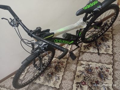 Velosiped adidasi