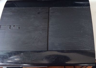 Ps3 super slim sotiladi.