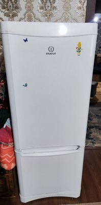 Холодильник Indesit
