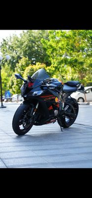 Kawasaki ZX10R Ninja.