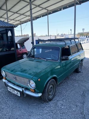 Срочно сотилади йили 1976 нархи 2500&