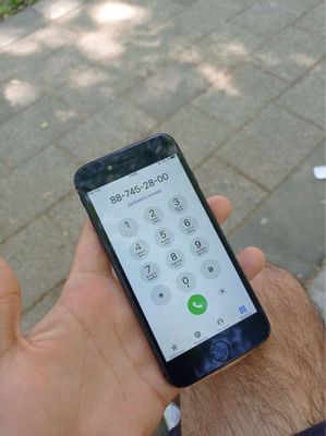 Продаеться iphone 7