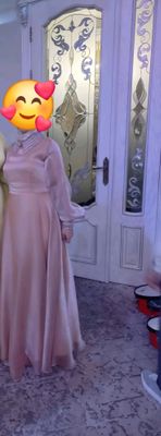 Платья