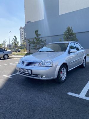 Lacetti chevrolet 1,8 мотор 2-позиция сотилади