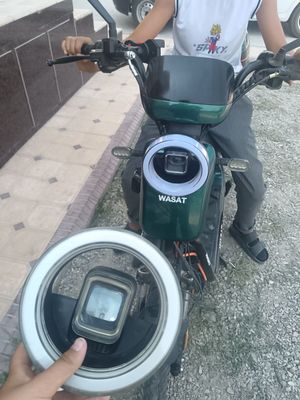 Skuter 800 72 talk 6 akumlyator kaskasi padarka hamma narsasi ishledi