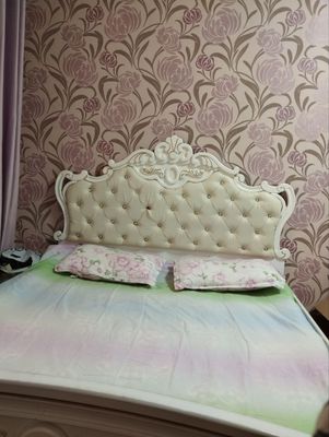 кровать