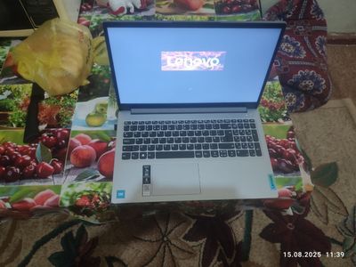 Lenova Notebook noviy srochna prodam