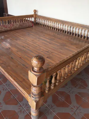 Продается топчан за один миллион восемьсот тысяч срочно