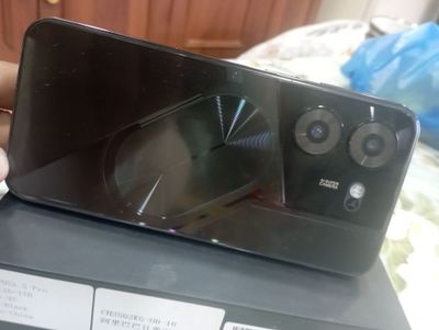 Pova 5 pro 1024 xotira 16 ichki xotira xolati ideal