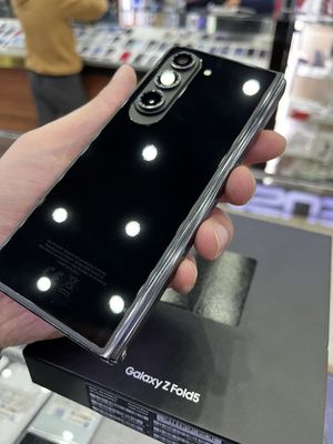 Samsung Galaxy Z Fold 5