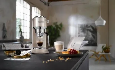 Кофеварка Рожковая DeLonghi EC 885 BG в наличии есть все модели !!!