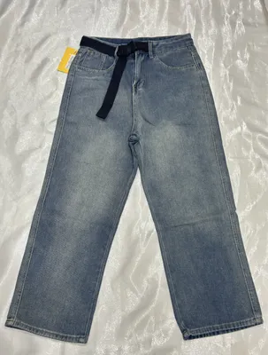 Широкие джинсы с ремнем