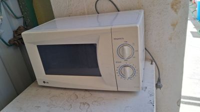 Срочно продаётся микроволновка печь