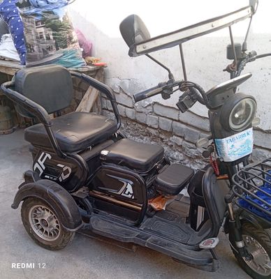 Elektro skuter 3 gʻildikli