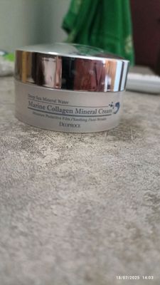 yuz uchun toner va collagen kareyadan opkelingan
