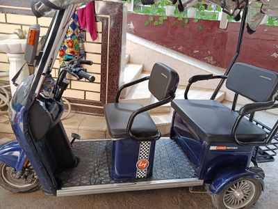 Skutr sotiladi .fargona. 850 dollar
