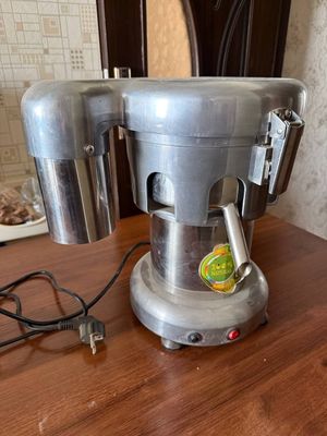 Продам Соковыжемалку