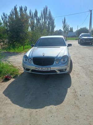 Mercedes Benz W211