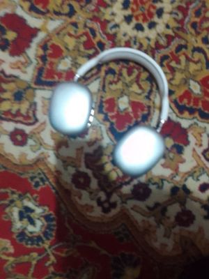 Airpods Max. Ishlidi faqat singan