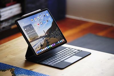 iPad Pro 12,9” (256GB) LL/A • Magic Keyboard •Apple Pencil 2 Original
