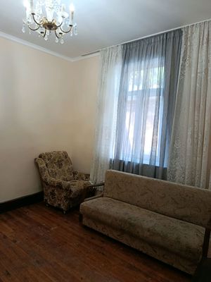 двухкомнатная,кирпич за 49900 у.е,52 квадрата