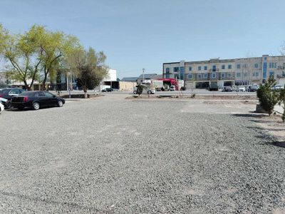 3 Qavatli Gurlan yol ustida (ijaraga)