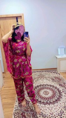 koʻylak va parfyum