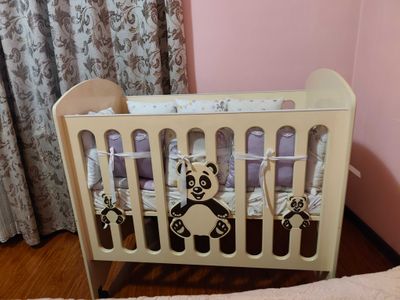 Детская кроватка отличного качества состояние новое..